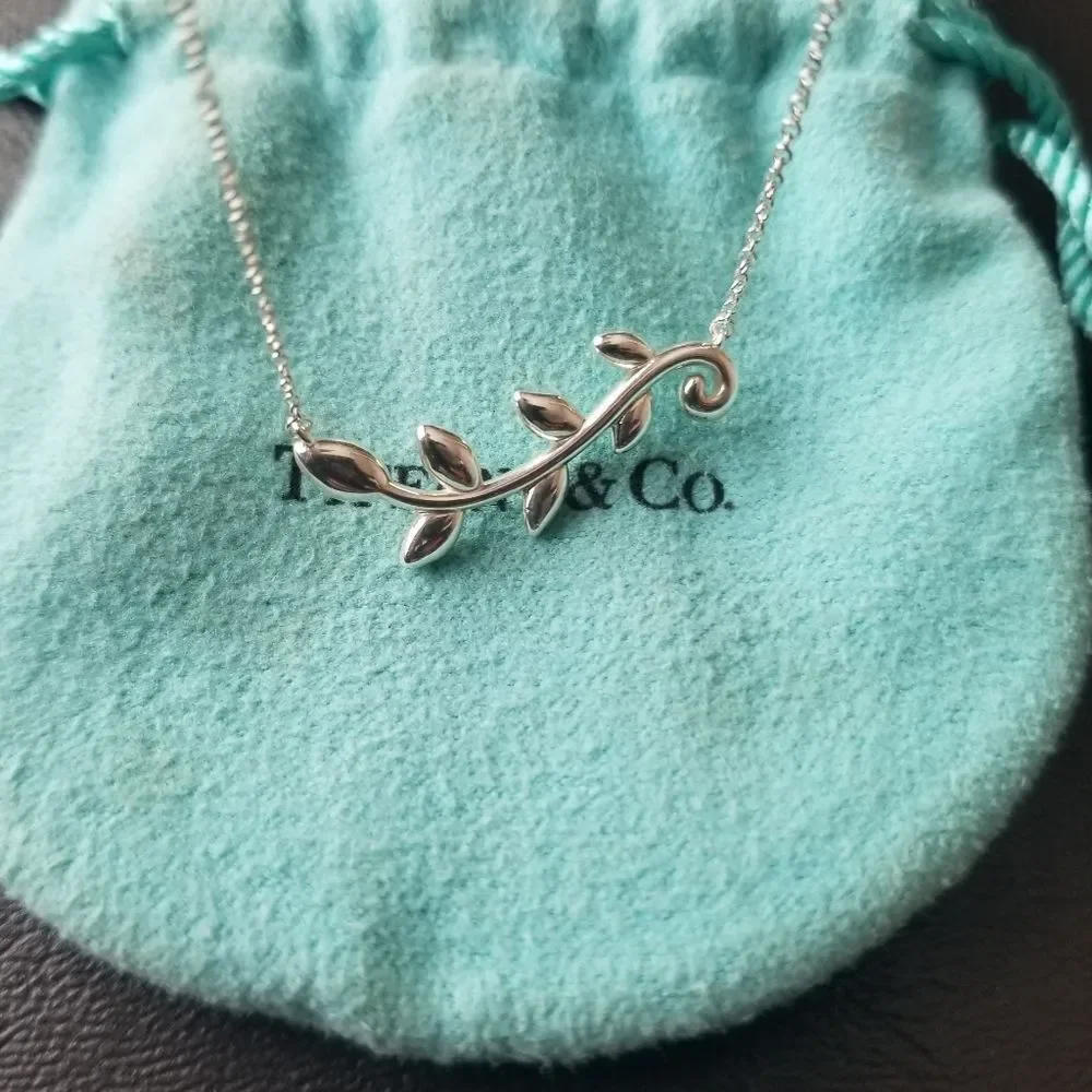 Tiffany & Co. Olive Vine Necklace - Picture 3 of 6